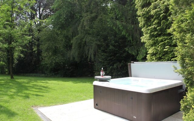 Unique & Modern Constructed Villa in Apeldoorn With Jacuzzi