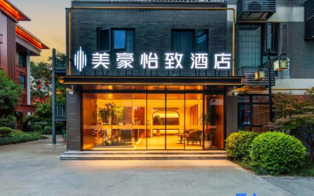 Ezzi hotel