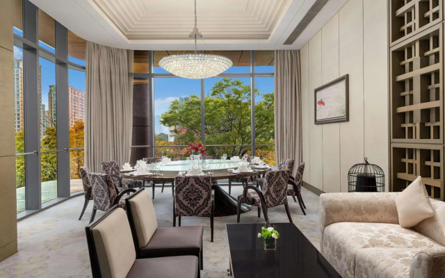 Pullman Haining