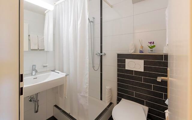 Noah Hotel