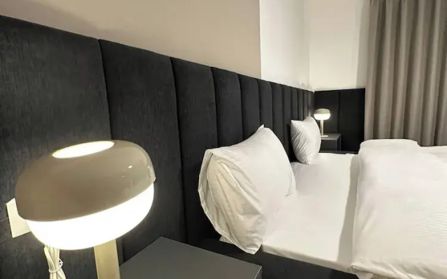 Stylish Luxe Apartment Fr 0005