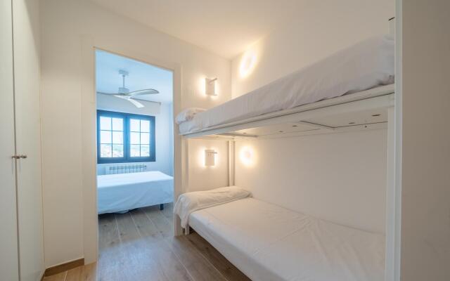 Laia in L'Escala with 2 bedrooms and 1 bathrooms