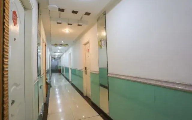 99 Xinyi Hotel (Shanghai Jiuxin Highway Shop)