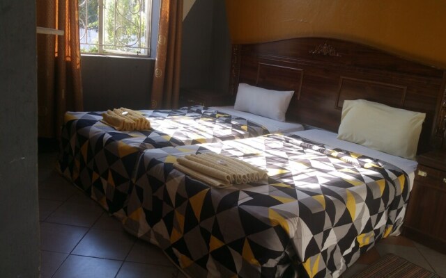Golden Days Executive Lodge Livingstone