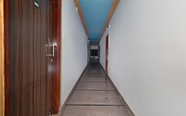 OYO 13588 Mahaveer International