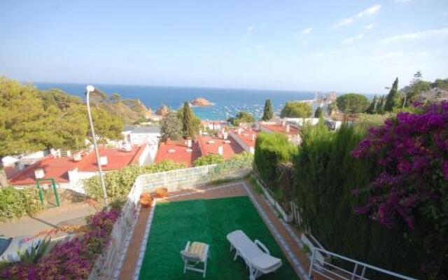 Lets Holidays Sailor House with Sea Views