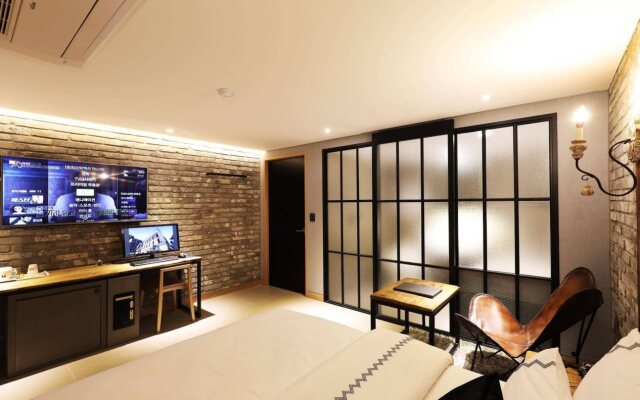 MARI boutique hotel