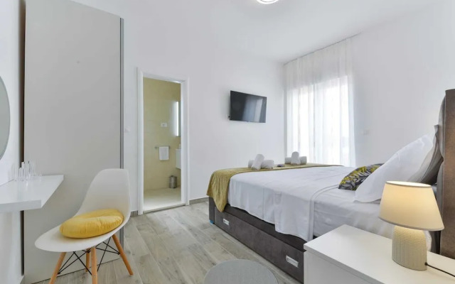 Vila Regina with pool