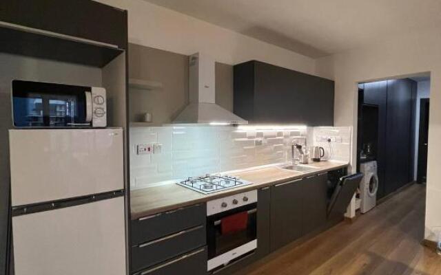 McKenzi Gold 2 bedrooms