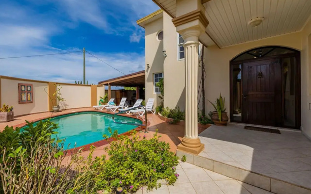 Cozy Tranquil 3BR 2BA Home w Private Pool Patio