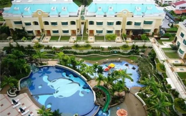 Luxurious Condo Near Gurney