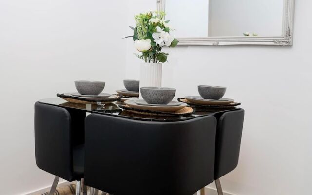 Immaculate 3-bed Apartment Homes in London