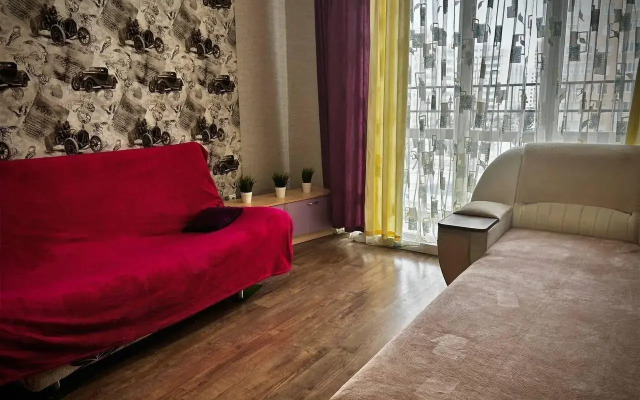 Апартаменты на проспекте Маршала Устинова 4