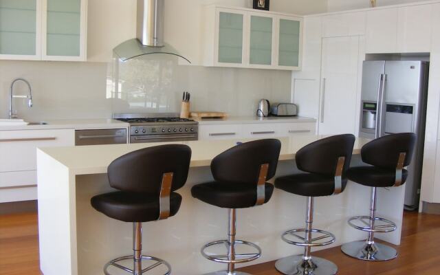 Dew on Lakeview Street