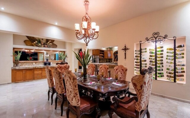 Sunny Vacation Villa 75