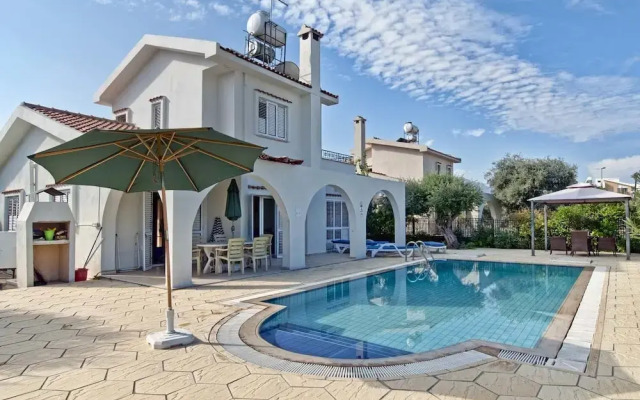 Villa Tembel by Amy Villas