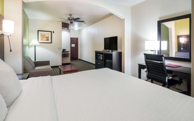 Clarion Inn & Suites Weatherford South