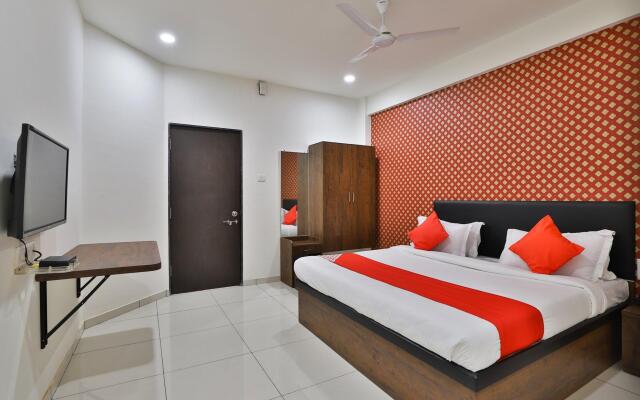 OYO 30540 Hotel Infinity