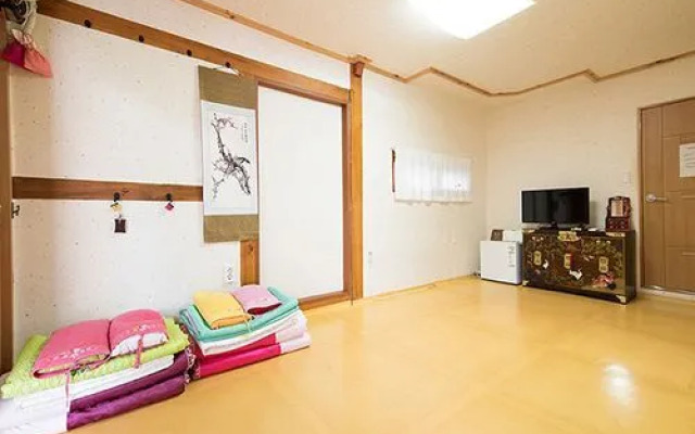 Jeonju Ddlanche Bongwan Pension