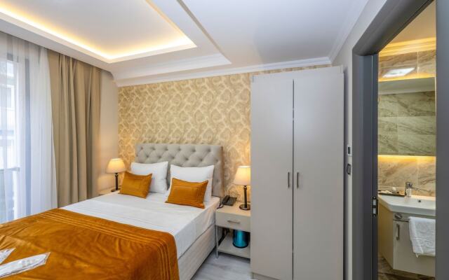 Skystar Deluxe Hotel