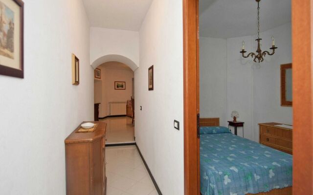 20 km from the 5 Terre, in a small town, 3-room apartment, terrace with view