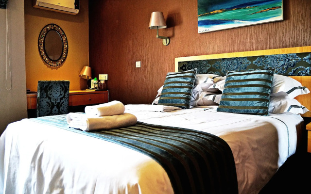 Aquarian Tide Hotel