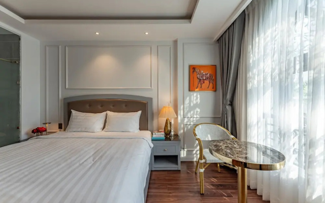Golden Star Hotel & Apartment