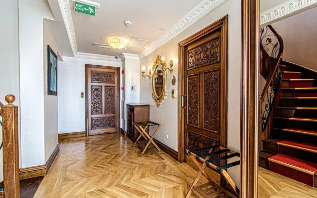 Exquisite Studio in Historic Mansion in Beylerbeyi