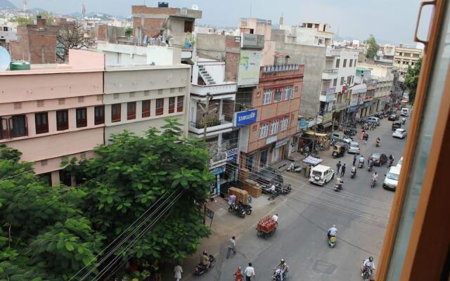 Hotel Tiwari