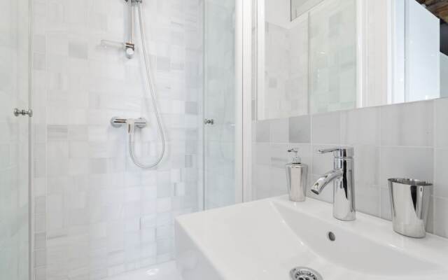 Charming Reina Sofía