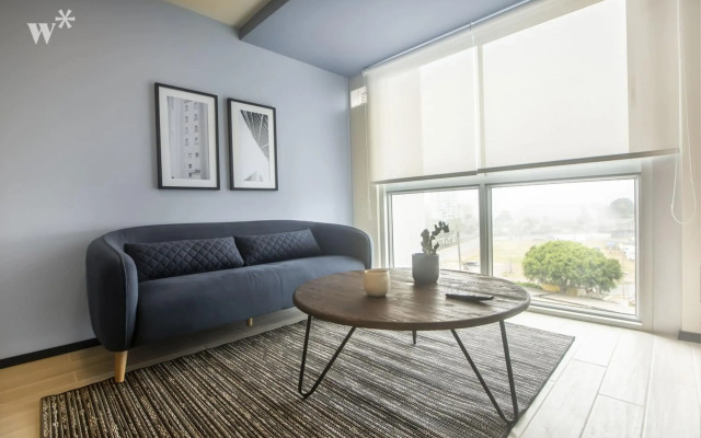 Monochromatic 1BR in Lovely Barranco