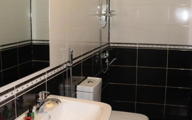 Avand Hotel