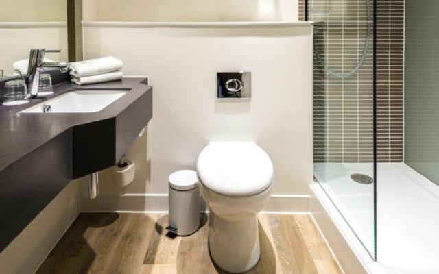 Holiday Inn Swindon by IHG