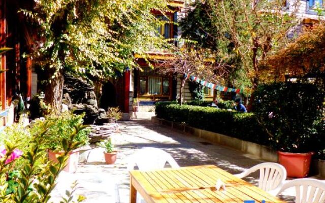 Lhasa Jiqu Hotel