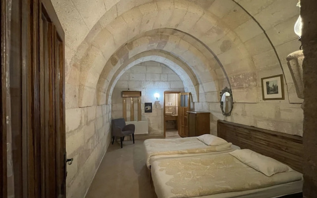 Anatolia Raymonde Cave House