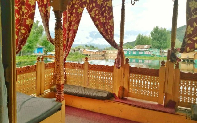 New Bul Bul Group Of Houseboats