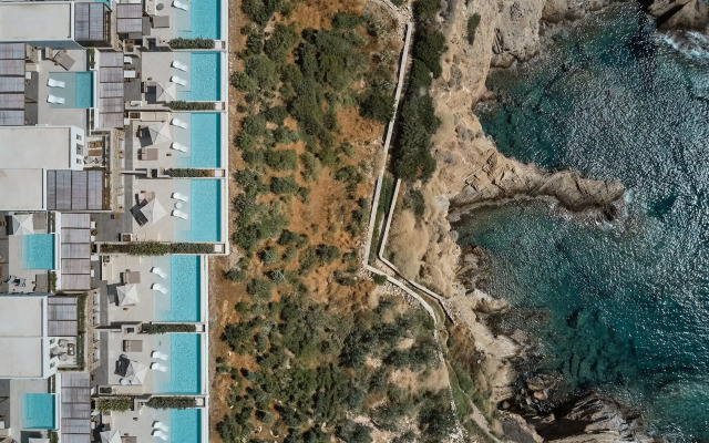 Ios Grand Pool Suites