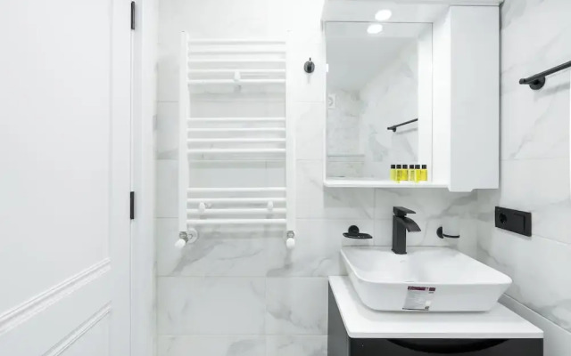 Chic & Modern 4BR Home in Old Tbilisi