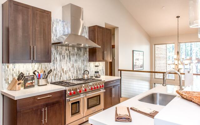 3854 Regina Road Home