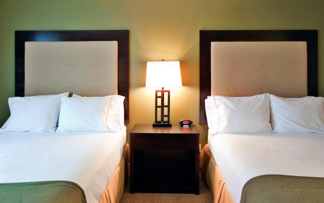 Holiday Inn Express & Suites Dewitt (Syracuse) by IHG
