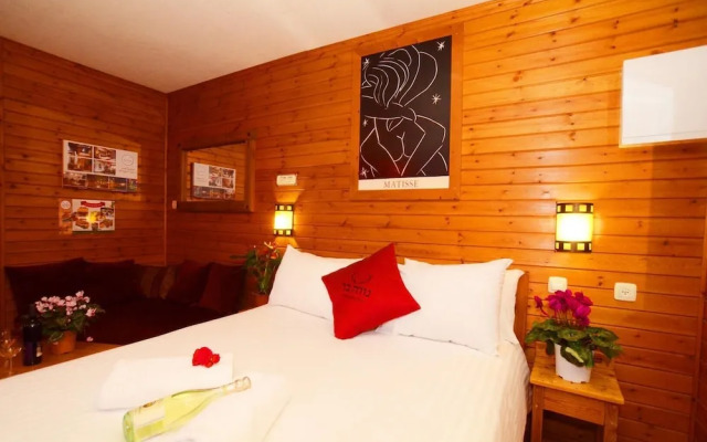 Neve Bar boutique hotel in the village