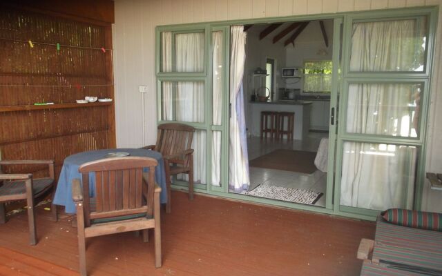 Muriavai Bungalows