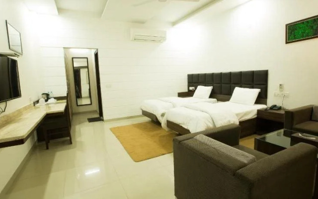 Hotel Whistling Greens