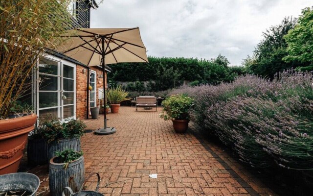 Lavender House - Peaceful Countryside Setting