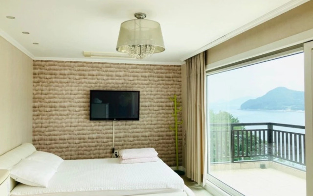 Geoje Peaceful Pension