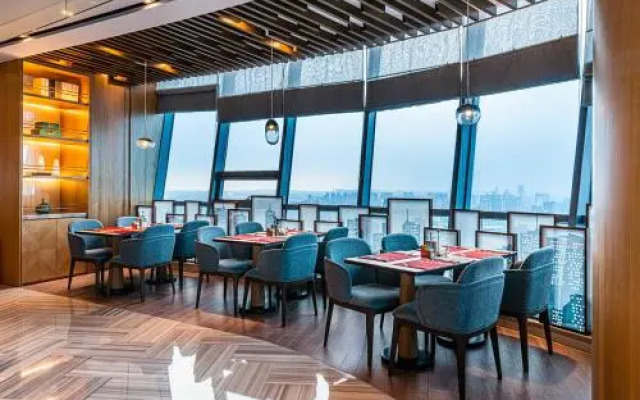 Auto City Ruili Hotel