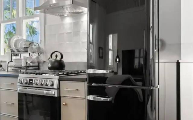 Casa Julieta Luxury Ybor-themed Studio
