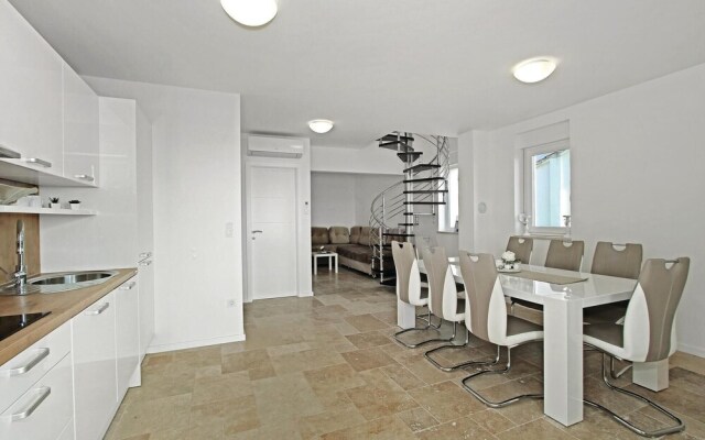 Amazing Home in Sibenik With Wifi and 3 Bedrooms