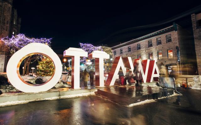 Holiday Inn Express & Suites Ottawa West - Nepean by IHG