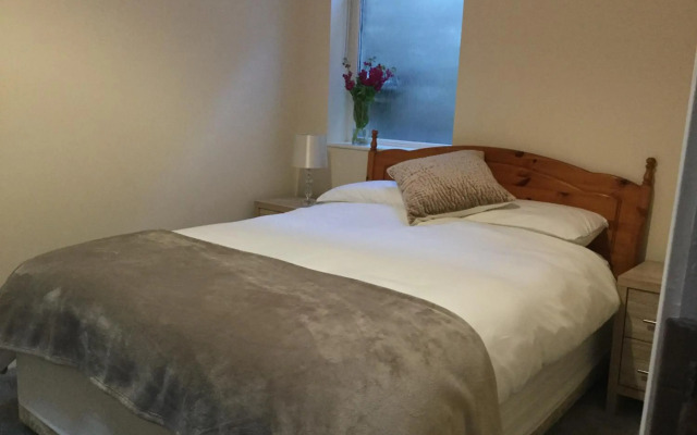 Rose Alley Apartment